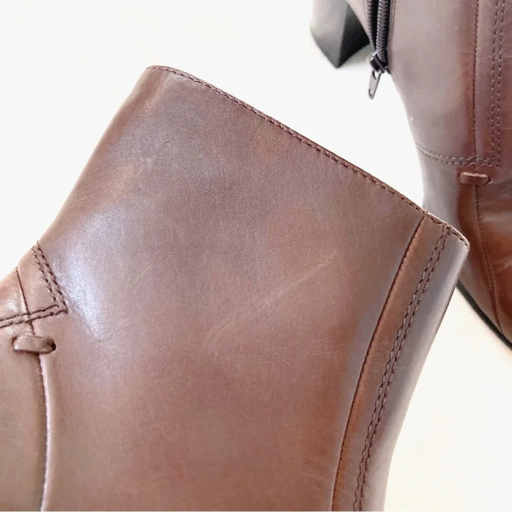 Elegant Brown Ankle Boots - Picture 10 of 13
